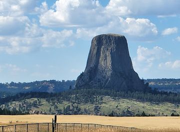wyoming/devils-tower-national-monument/attraction/devils-tower-information-marker-southbound
