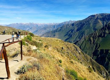 peru/colca-canyon/attraction/mirador-cruz-del-condor