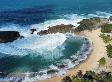 puerto-rico/manati/attraction/playa-mar-chiquita
