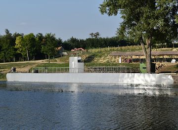 hungary/bodrogkoz/attraction/frontvonal-haditechnikai-kalandpark-es-vendeghaz