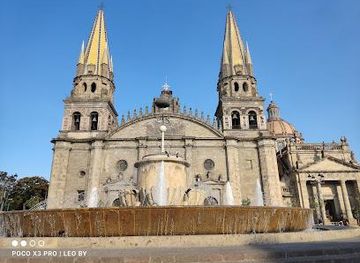 mexico/guadalajara/attraction/plaza-de-armas