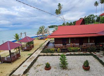 indonesia/pulau-derawan/attraction/labuan-cermin-beach