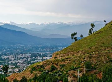 pakistan/makra-peak/attraction/lughmani-hill-view-point
