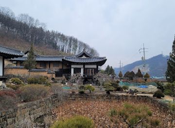 south-korea/andong/attraction/7-story-brick-pagoda-at-beopheungsa-temple-site-andong