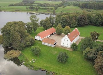 denmark/central-jutland/attraction/vinderslevholm