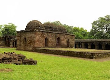 india/west-bengal/attraction/kurumbera-fort