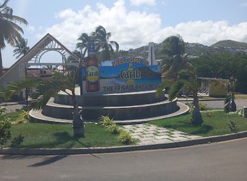 saint-kitts-and-nevis/pinney-s-beach/attraction/the-strip