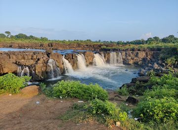 india/central-india/attraction/bhadbhada-waterfall