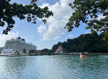 saint-lucia/morne-fortune/attraction/heroes-park