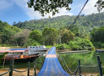 malaysia/tioman-island/attraction/lubuk-teja-waterfall