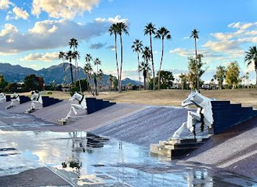 arizona/scottsdale/attraction/indian-bend-wash-horse-sculptures