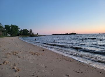 maryland/janes-island-state-park/attraction/raccoon-point-beach-park