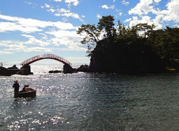 japan/sado/attraction/shukunegi-tarai-tub-boat