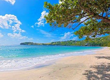 saint-vincent-and-the-grenadines/tobago-cays-marine-park/attraction/friendship-bay-anchorage