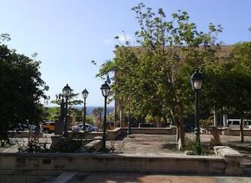 puerto-rico/bayamon/attraction/plaza-de-la-beneficencia