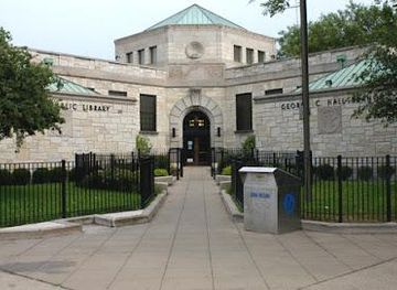 illinois/schaumburg/attraction/hall-branch-chicago-public-library