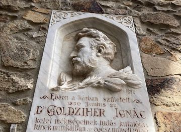 hungary/central-transdanubia/attraction/goldziher-ignac-emlektabla