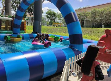 singapore/marina-bay/attraction/uncle-ringo-fun-fair