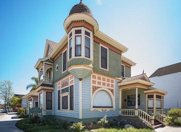 california/costa-mesa/attraction/the-dr-willella-howe-waffle-house-and-medical-museum