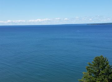 wisconsin/madeline-island/attraction/michigan-island-lighthouse