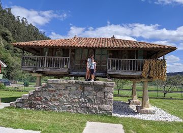 spain/asturias/attraction/centro-de-interpretacion-del-horreo-de-guenu-bueno