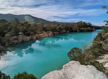 australia/tasmanian-wilderness/attraction/little-blue-lake