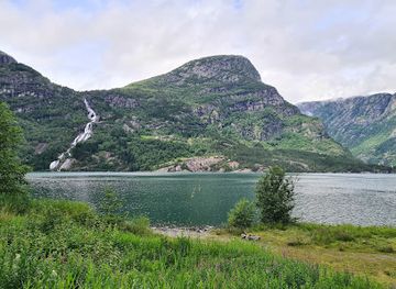norway/hardangervidda-national-park/attraction/tjornadalsfossen