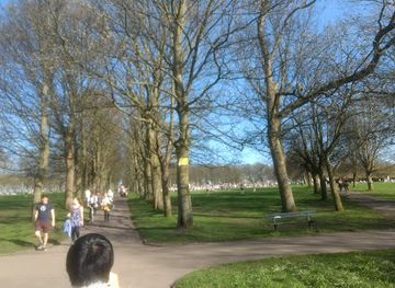 united-kingdom/leeds/headingley/attraction/woodhouse-moor