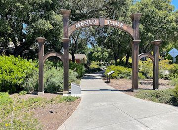 california/menlo-park/attraction/menlo-park-gates