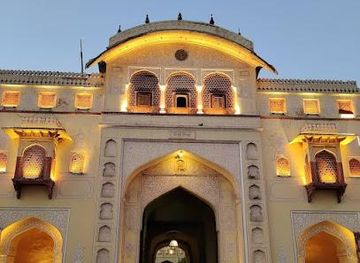 india/jaipur/attraction/tripolia-gate