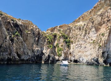 malta/blue-grotto/attraction/ghar-ta-lawdu
