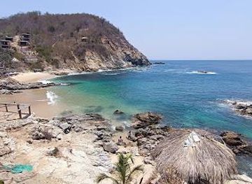 mexico/pacific-coast/attraction/playa-estacahuite