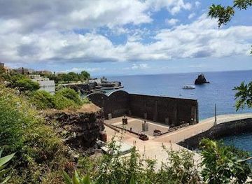 portugal/madeira/attraction/coal-pier