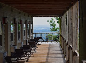 illinois/great-river-road/attraction/aerie-s-resort-in-grafton-illinois