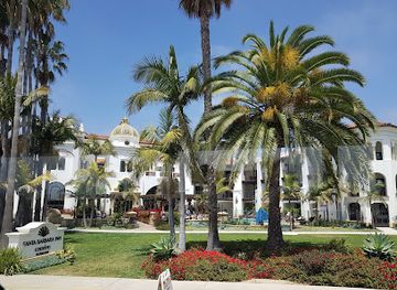 california/santa-barbara/attraction/moreton-bay-fig-tree