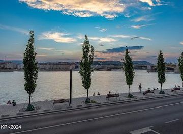 hungary/tatabanya/attraction/carl-lutz-rakpart