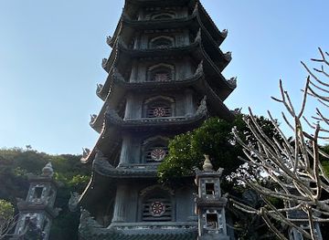 vietnam/da-nang/ngu-hanh-son-district/attraction/vong-hai-dai