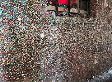 washington/redmond/attraction/the-gum-wall