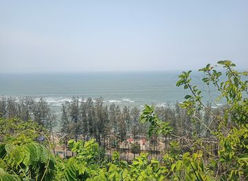 bangladesh/cox-s-bazar/marine-drive/attraction/himchari-sea-beach