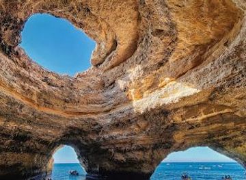 portugal/faro/attraction/benagil