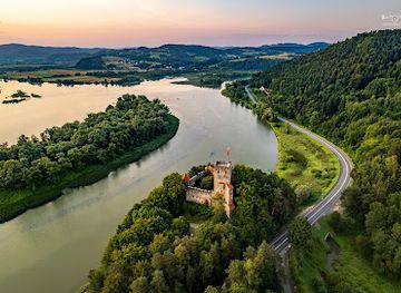 poland/lesser-poland/attraction/tropsztyn-castle