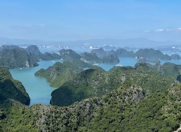 vietnam/cat-ba-island/attraction/navy-peak-telecom-tower