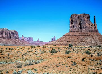 arizona/monument-valley/attraction/black-s-hiking-jeep-tours-and-trail-rides