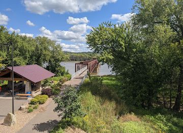 minnesota/mississippi-river/attraction/rock-island-swing-bridge