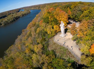 illinois/rock-river-valley/attraction/black-hawk-statue
