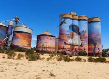 australia/mallee/attraction/graincorp-lascelles-silo-art