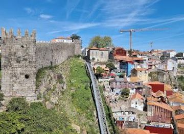 portugal/braga/attraction/muralha-fernandina