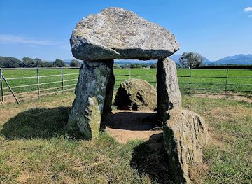 united-kingdom/anglesey/attraction/bodowyr-burial-chamber