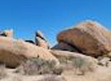 california/joshua-tree/attraction/arch-rock
