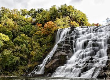 new-york/ithaca/collegetown/attraction/ithaca-falls